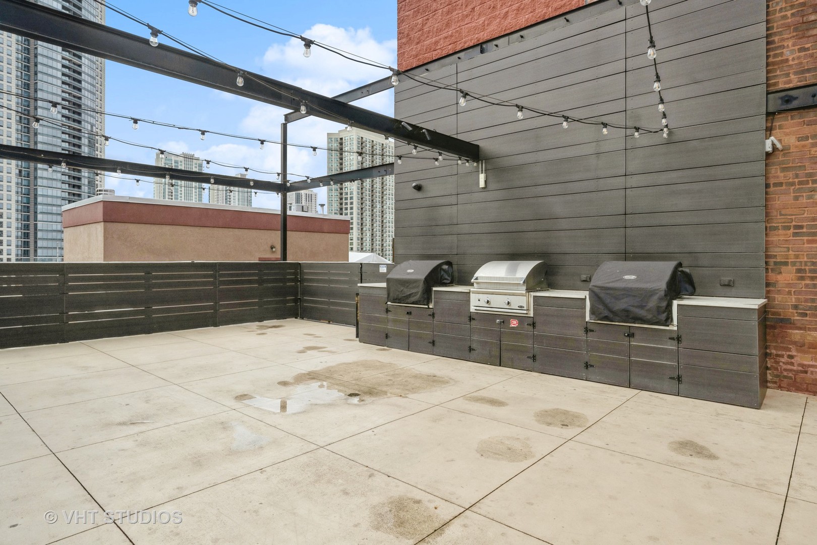 411 W ONTARIO Street Unit: 318