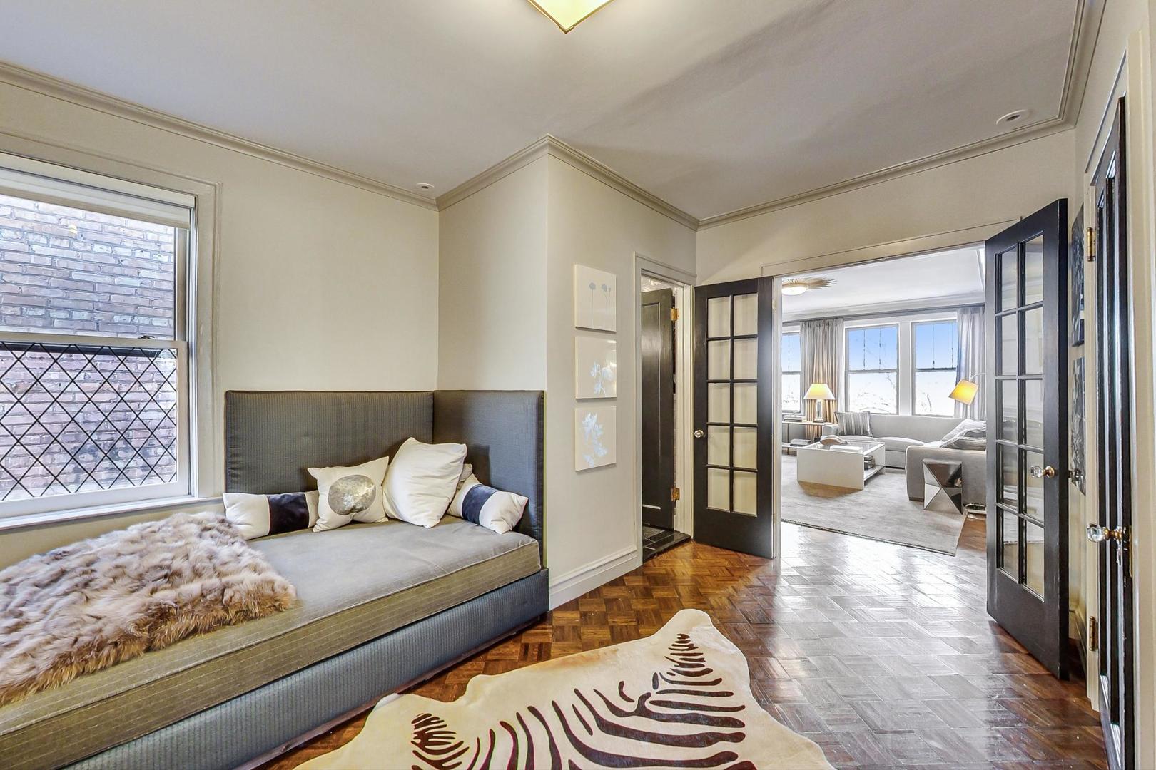 3606-08 N Pine Grove Avenue Unit: 4KLM