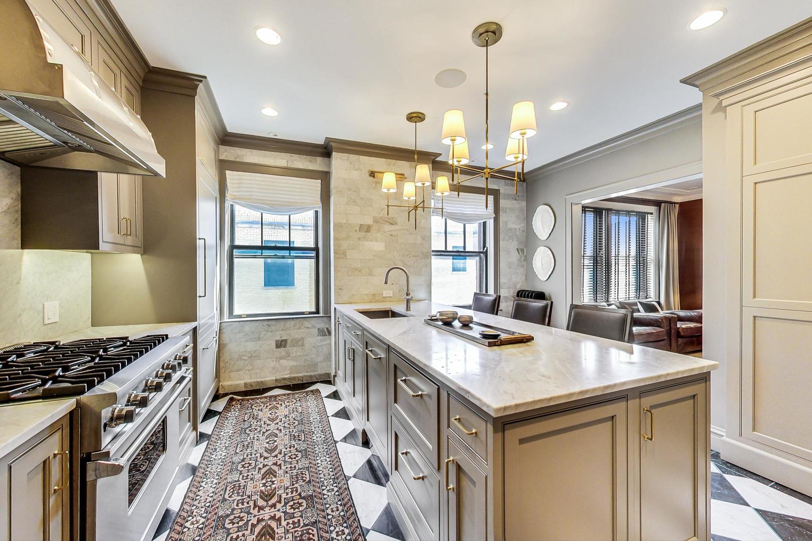 3606-08 N Pine Grove Avenue Unit: 4KLM
