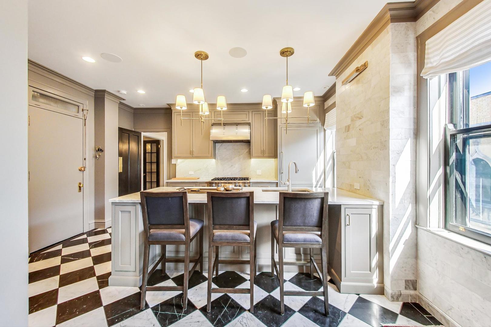 3606-08 N Pine Grove Avenue Unit: 4KLM