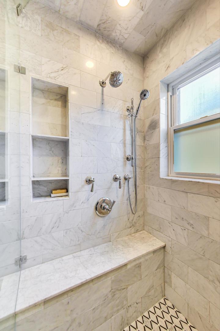 3606-08 N Pine Grove Avenue Unit: 4KLM