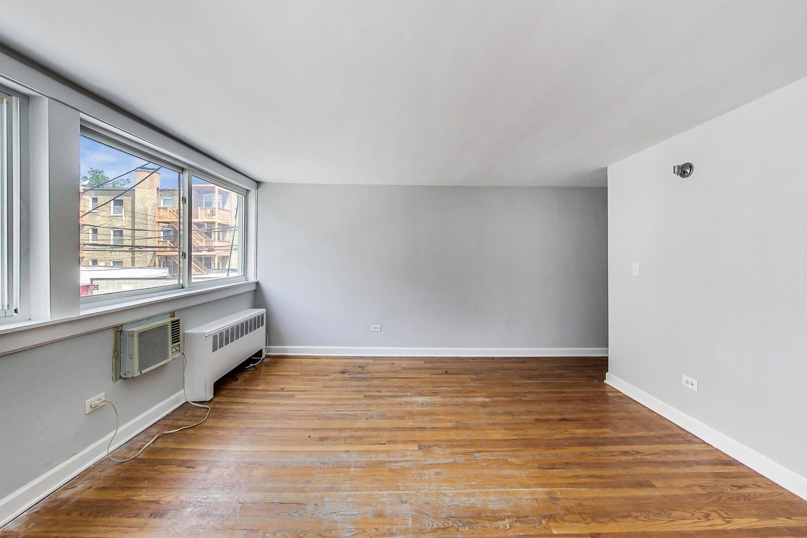 4044 N California Avenue Unit: 203