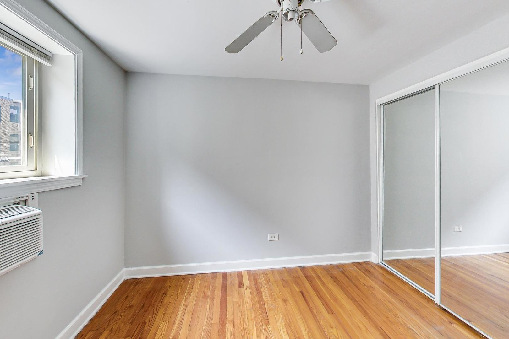 4044 N California Avenue Unit: 203