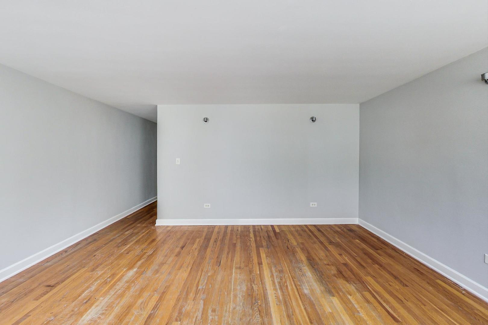4044 N California Avenue Unit: 203