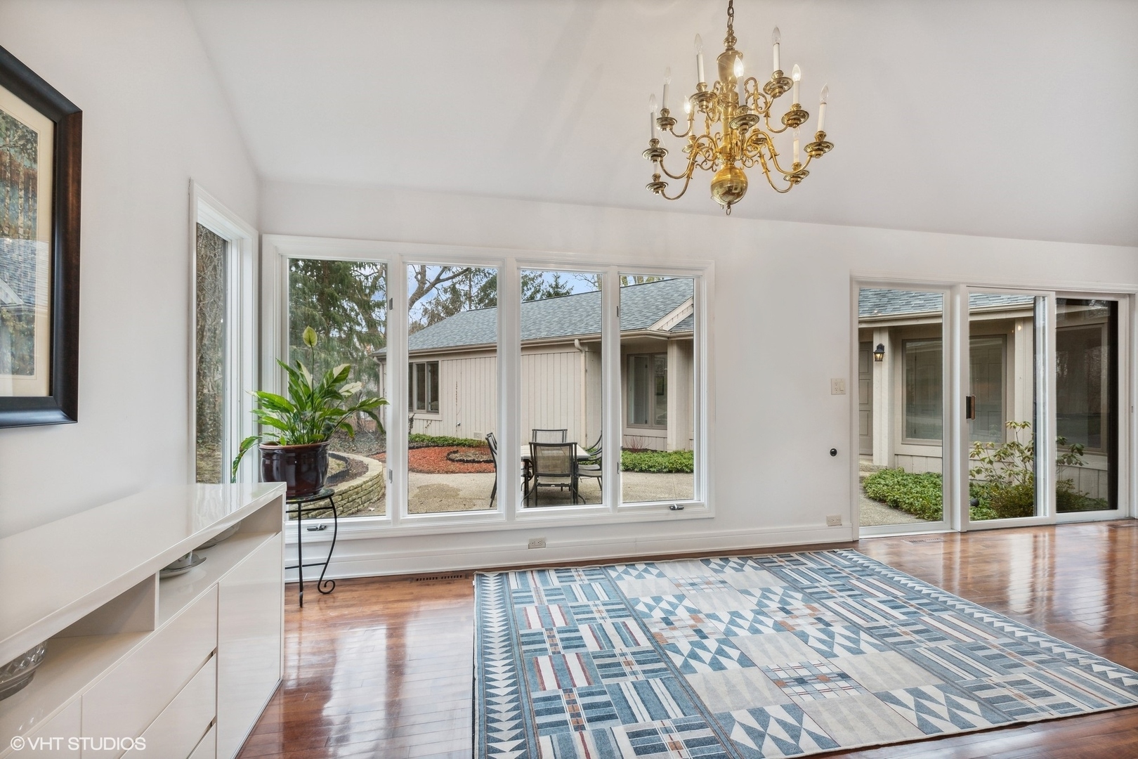 875 Walden Lane