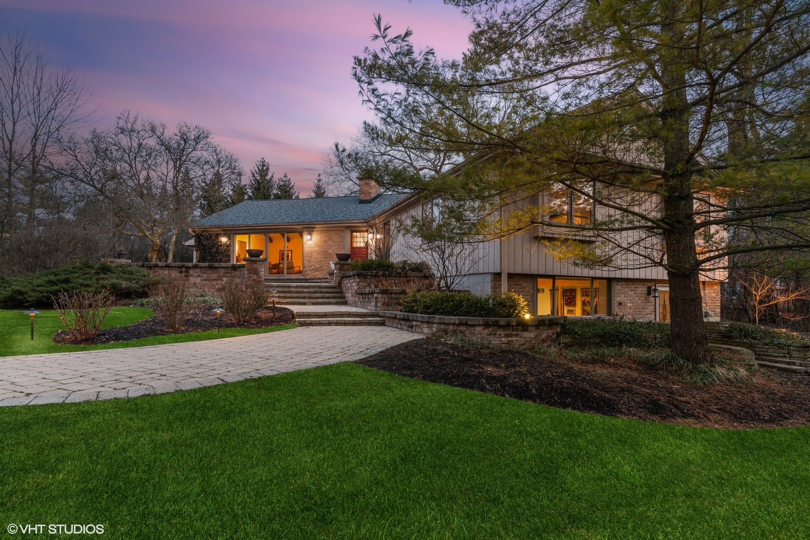 875 Walden Lane