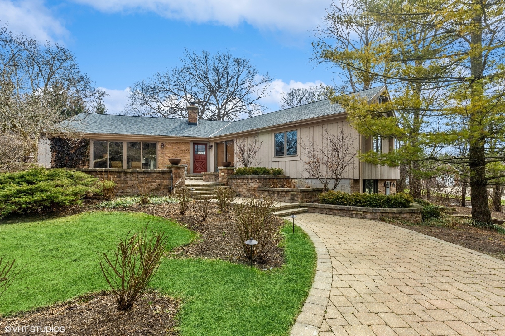 875 Walden Lane