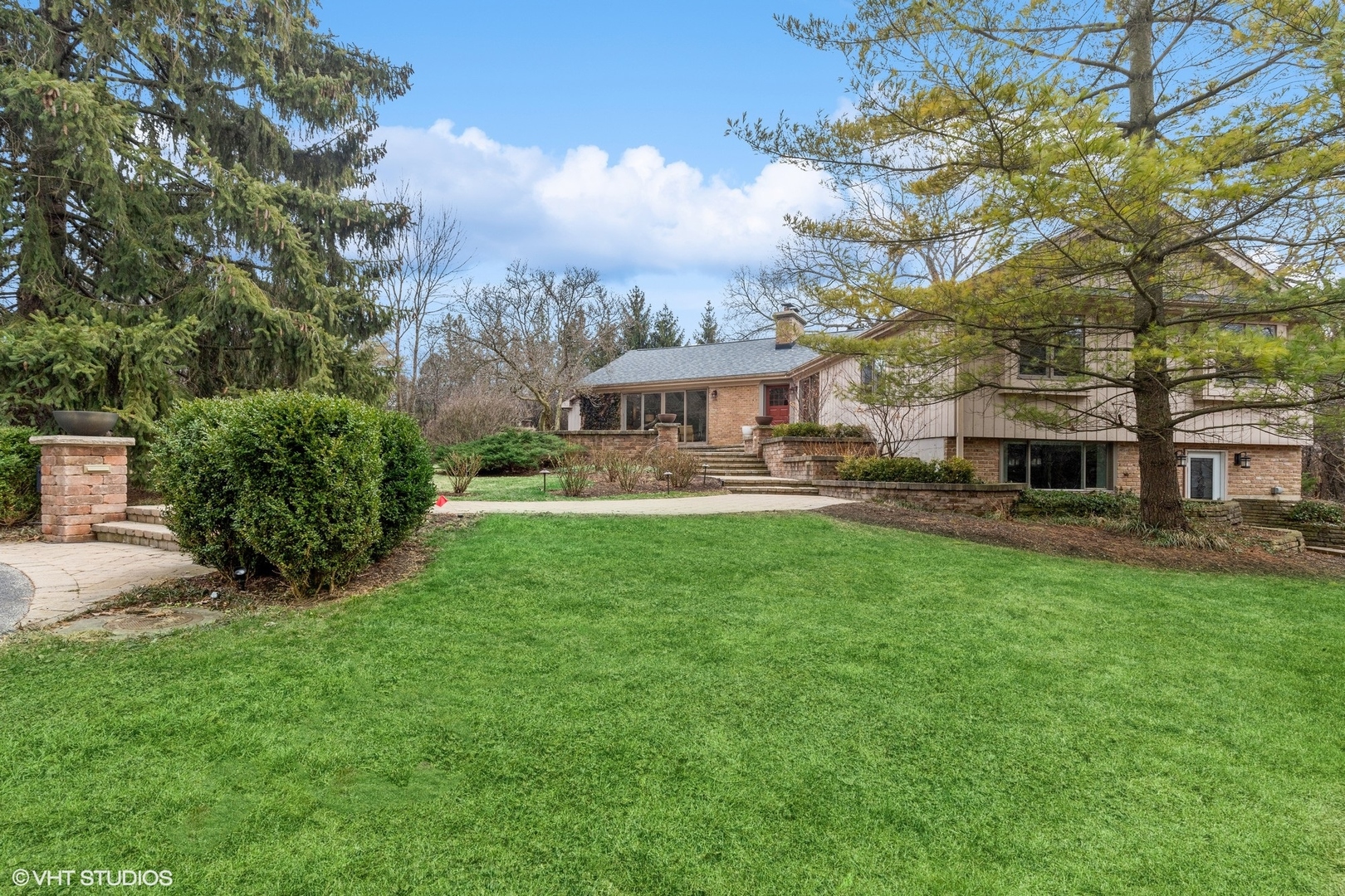 875 Walden Lane