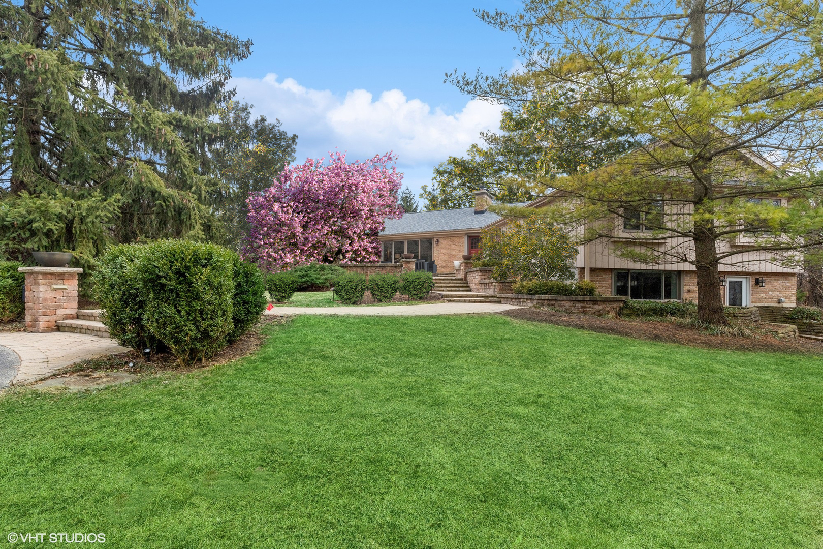 875 Walden Lane