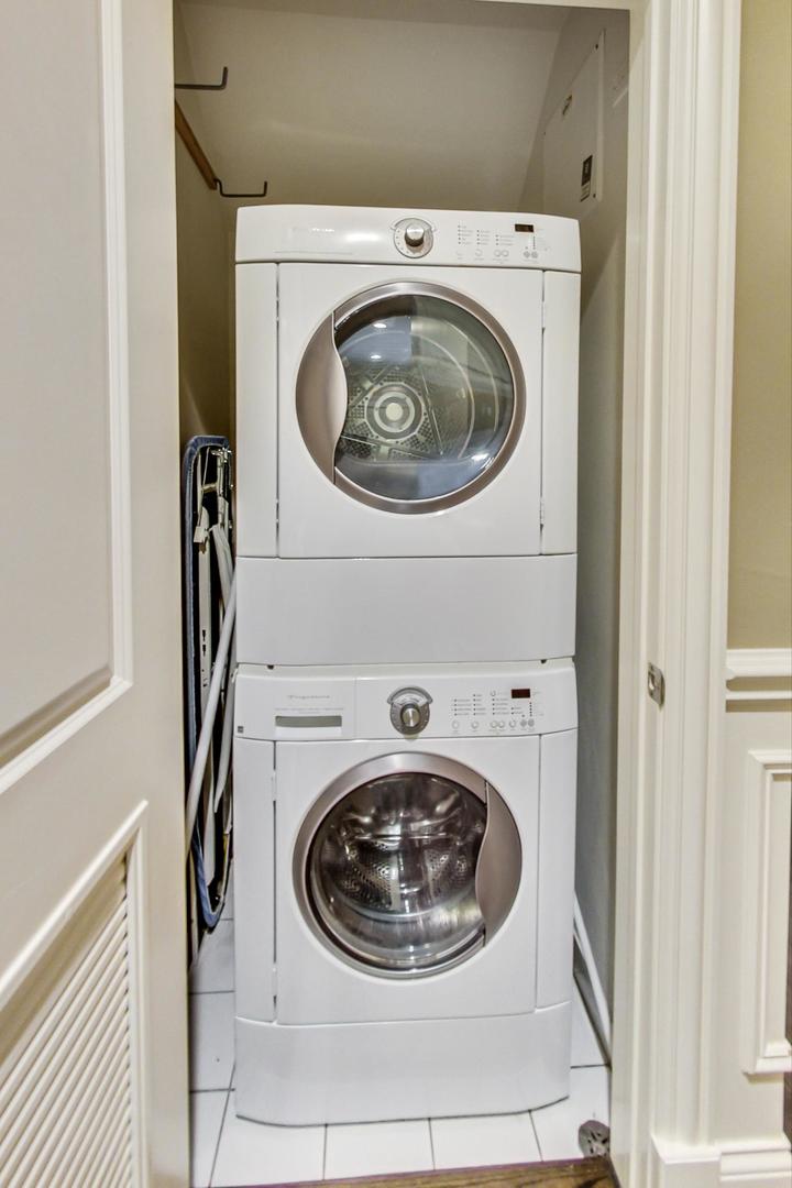 3239 N Seminary Avenue Unit: 2