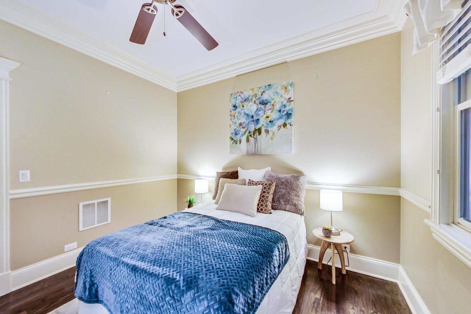 3239 N Seminary Avenue Unit: 2