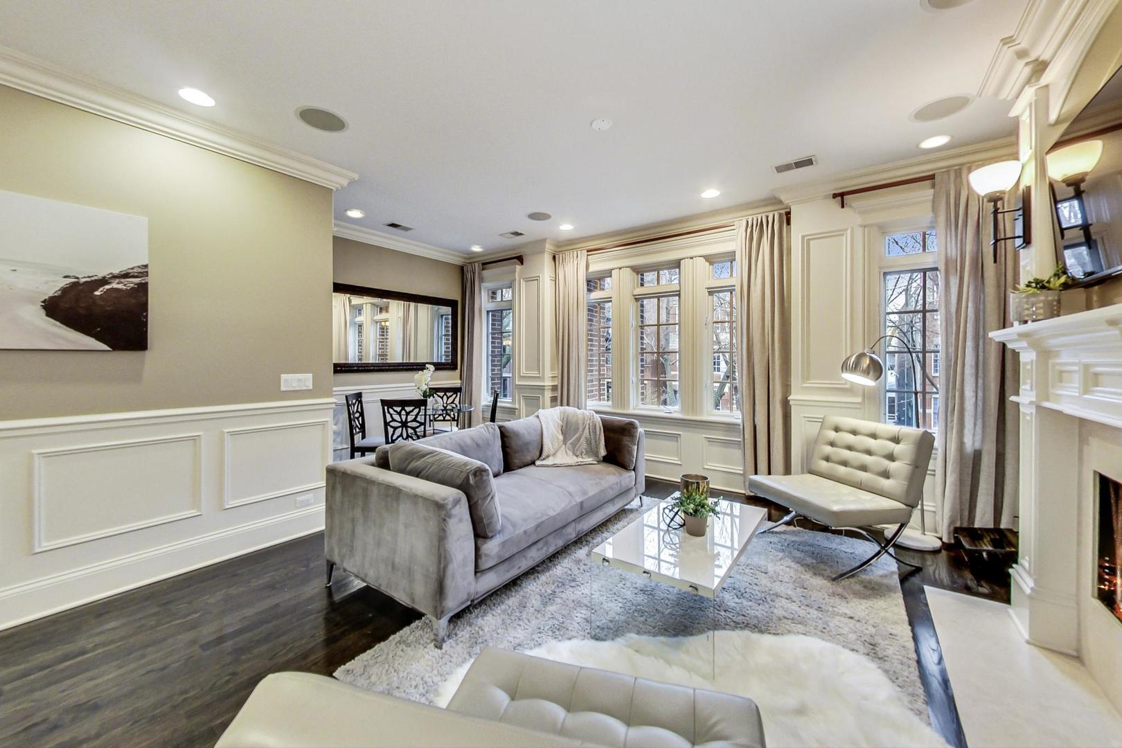 3239 N Seminary Avenue Unit: 2