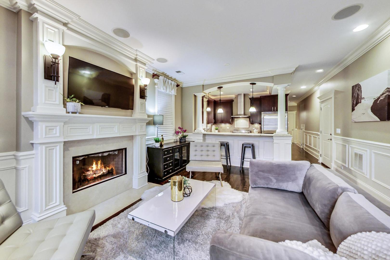 3239 N Seminary Avenue Unit: 2