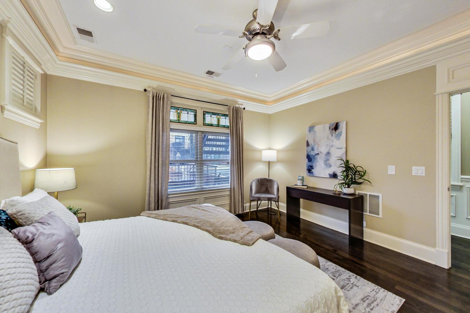 3239 N Seminary Avenue Unit: 2