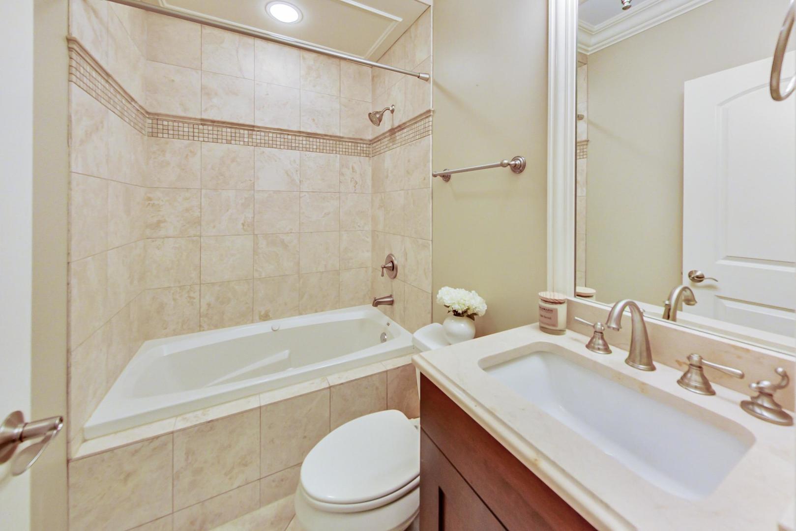 3239 N Seminary Avenue Unit: 2