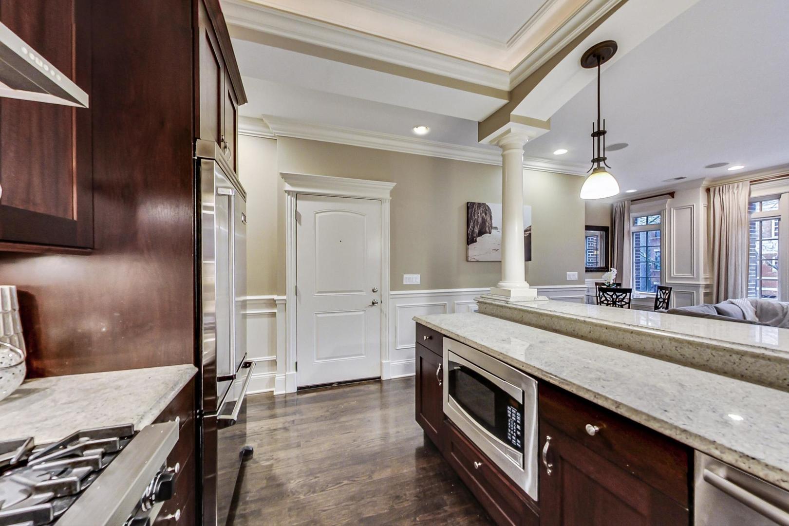 3239 N Seminary Avenue Unit: 2