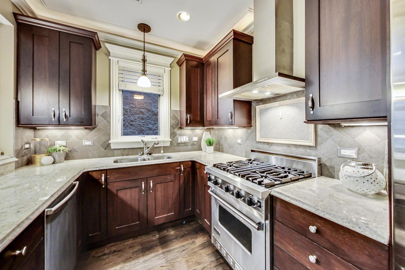 3239 N Seminary Avenue Unit: 2
