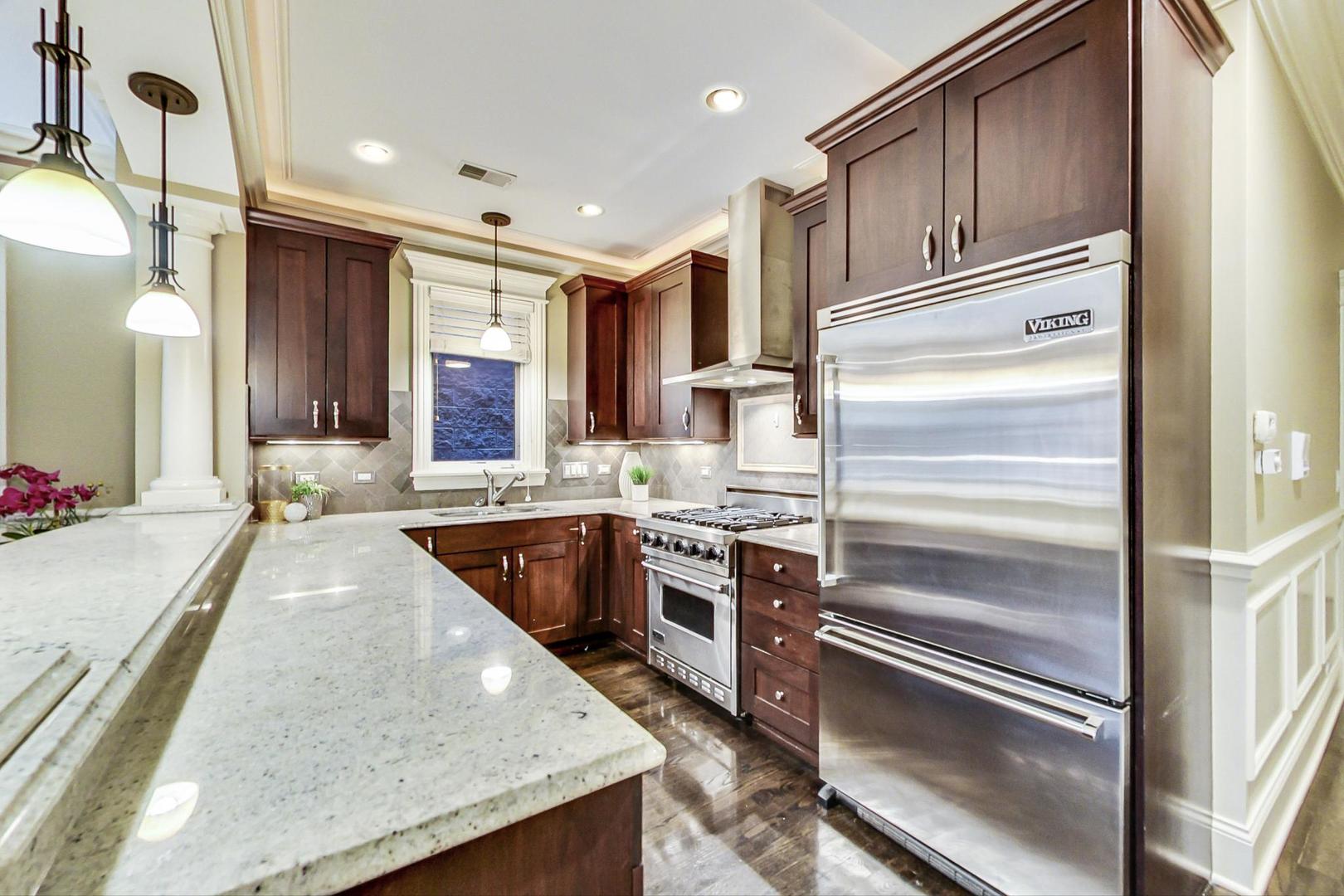 3239 N Seminary Avenue Unit: 2