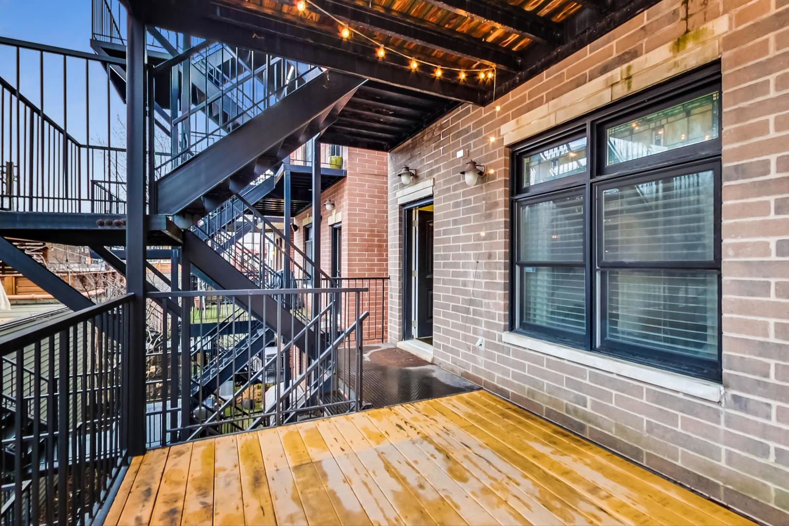 3239 N Seminary Avenue Unit: 2