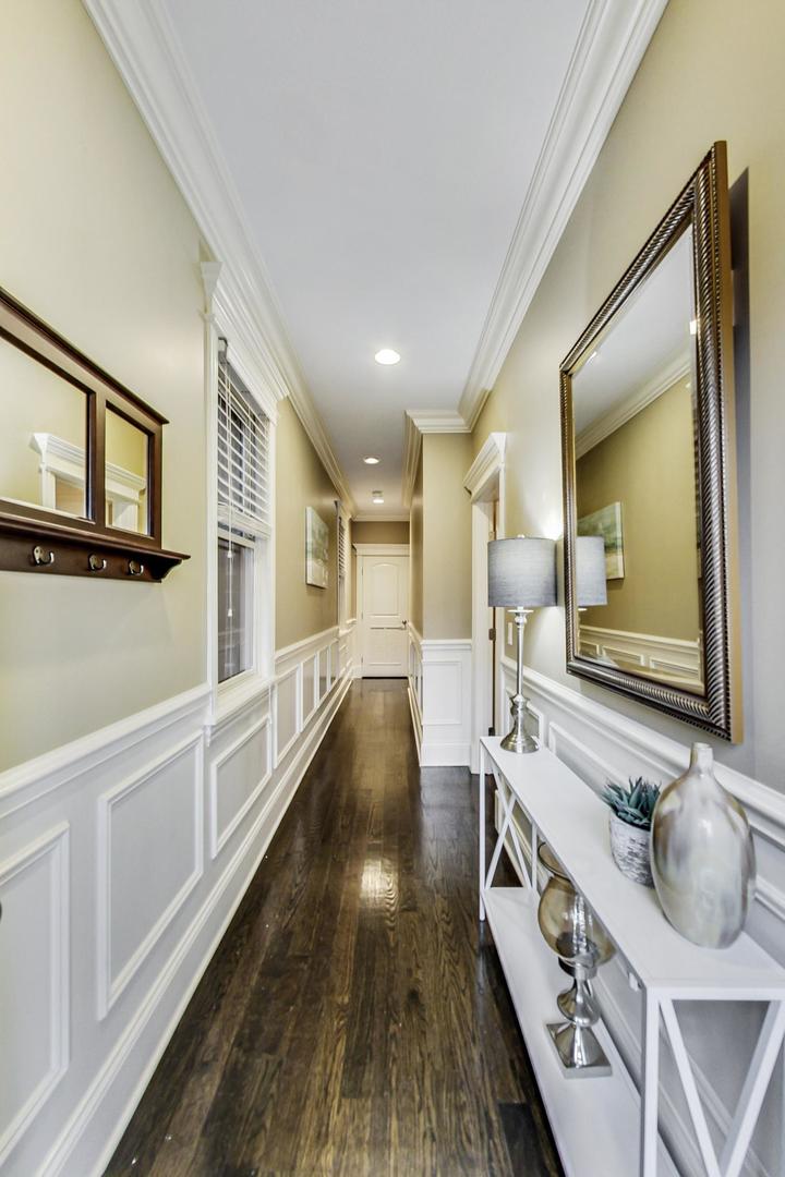 3239 N Seminary Avenue Unit: 2