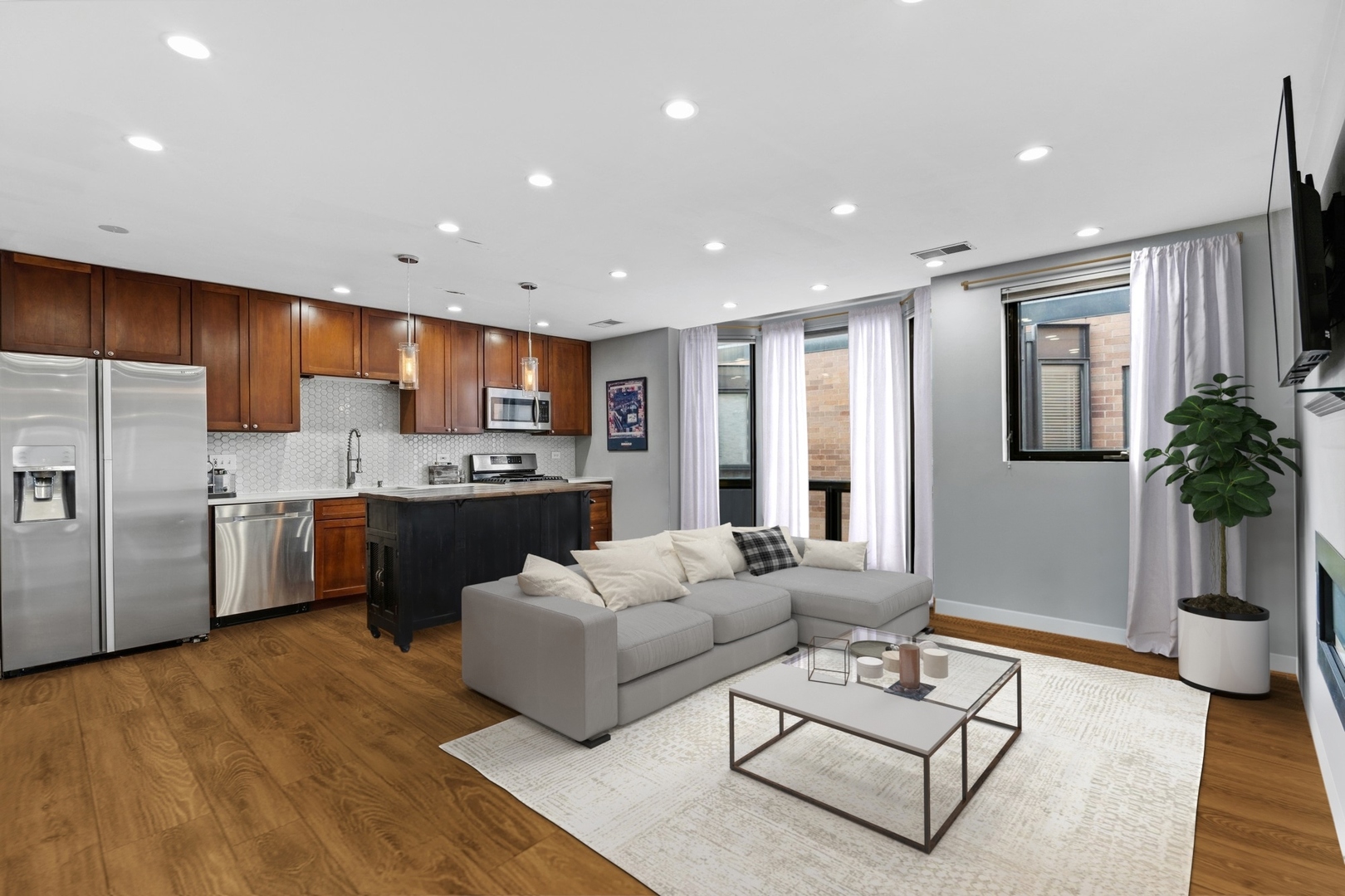 222 S Racine Avenue Unit: 607