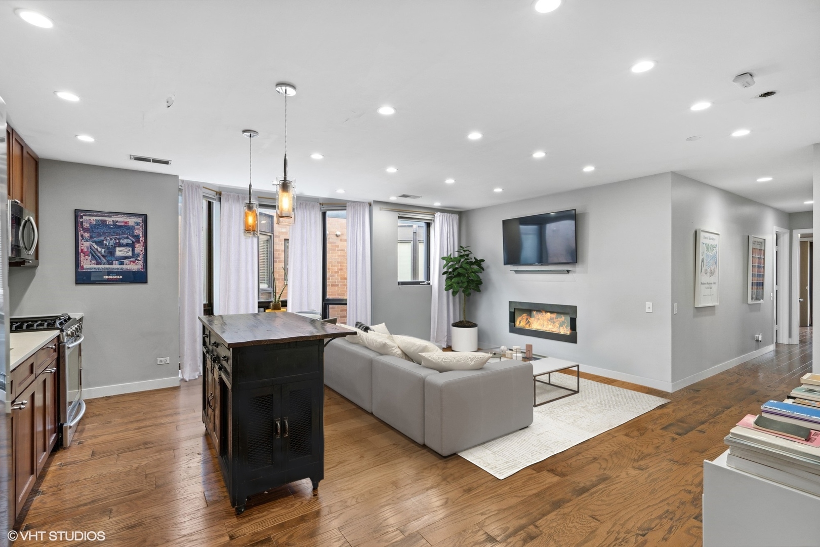222 S Racine Avenue Unit: 607