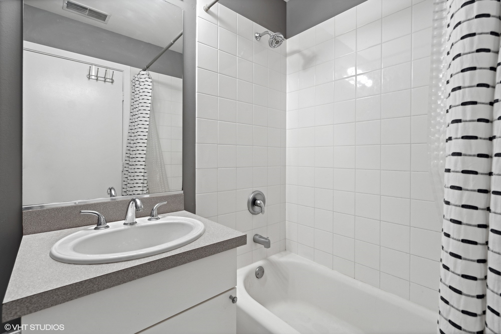 222 S Racine Avenue Unit: 607