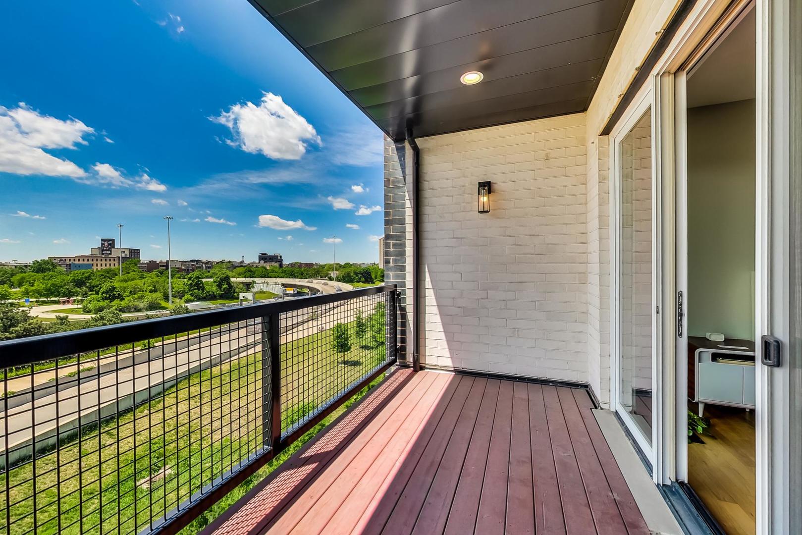 650 N Morgan Street Unit: 404