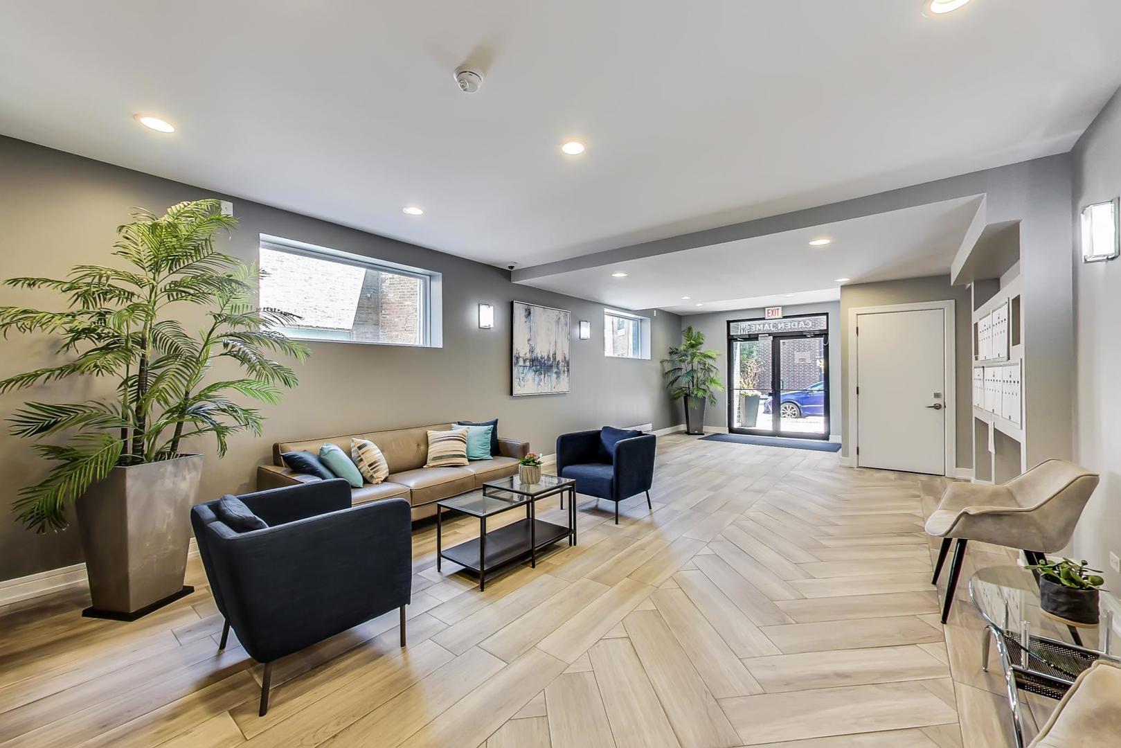 650 N Morgan Street Unit: 404