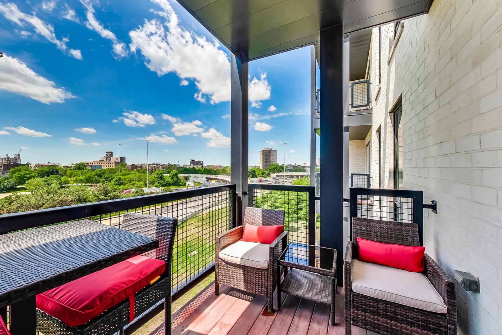 650 N Morgan Street Unit: 404