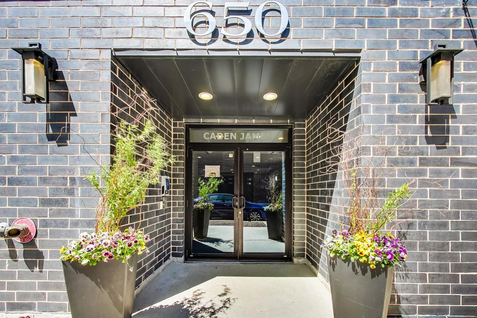 650 N Morgan Street Unit: 404
