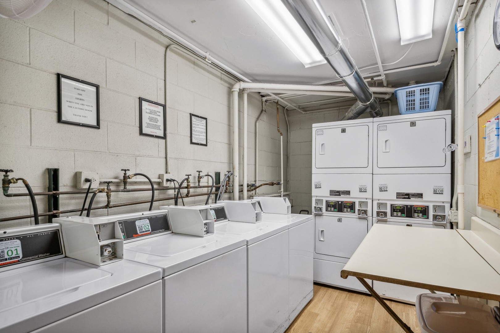 7200 N Ridge Boulevard Unit: 4E