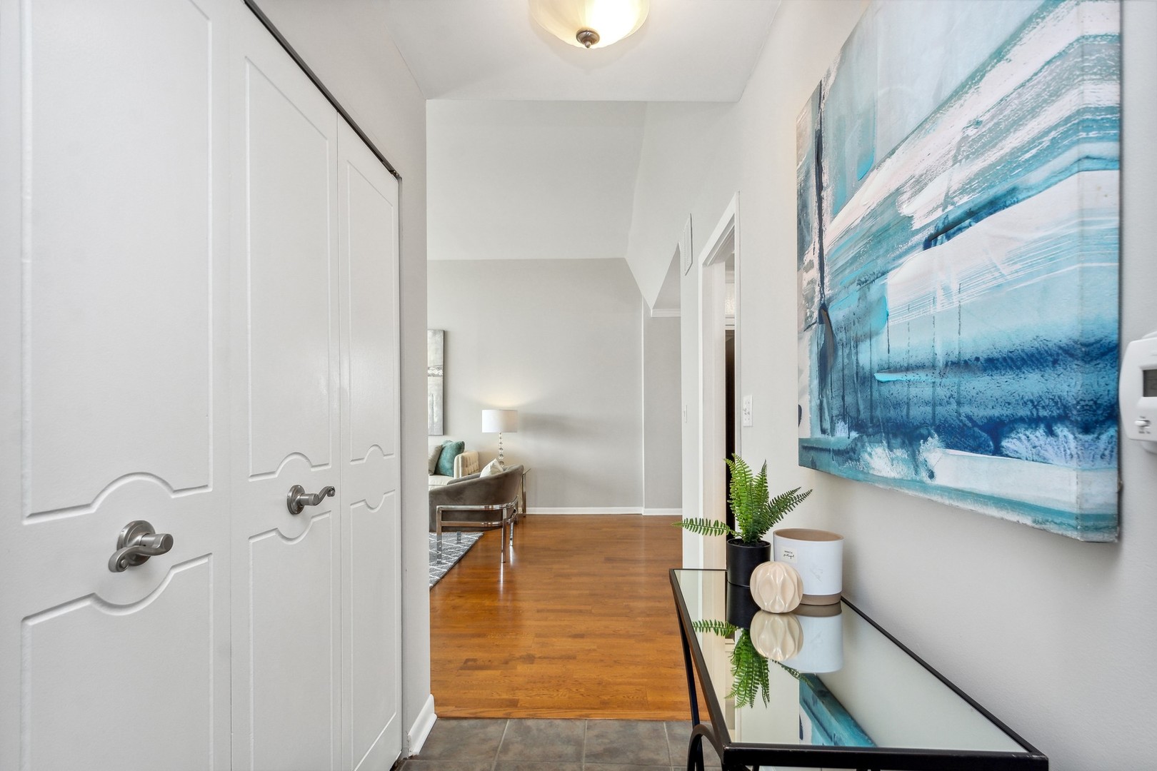 7200 N Ridge Boulevard Unit: 4E