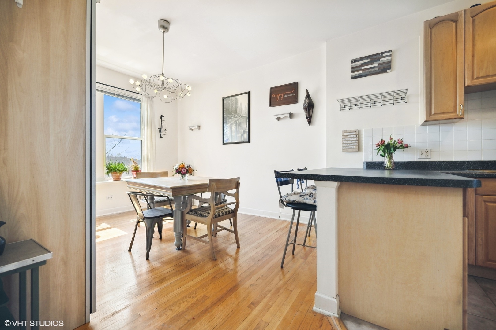 4200 N Sawyer Avenue Unit: 3S