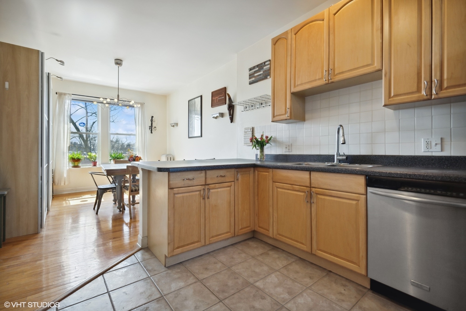 4200 N Sawyer Avenue Unit: 3S