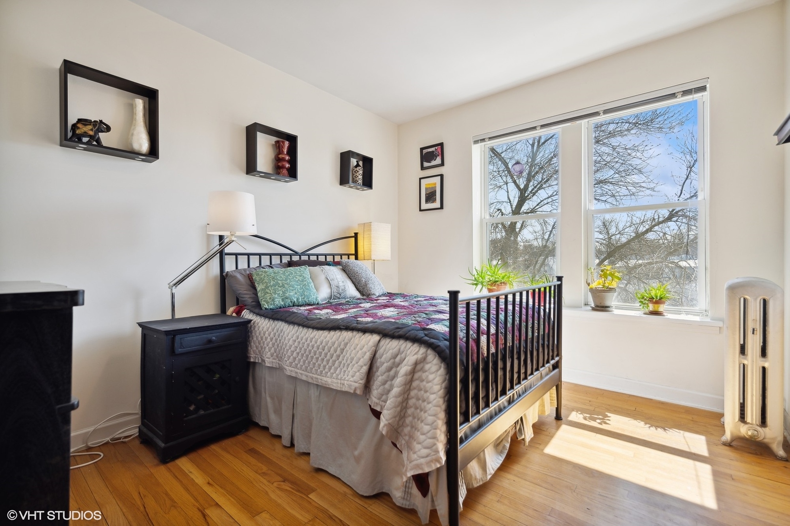 4200 N Sawyer Avenue Unit: 3S