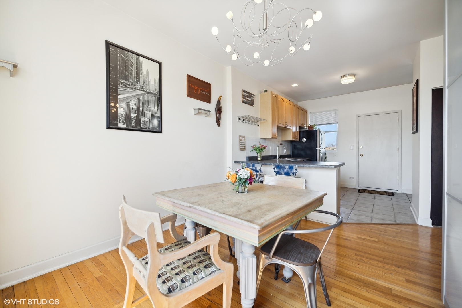 4200 N Sawyer Avenue Unit: 3S