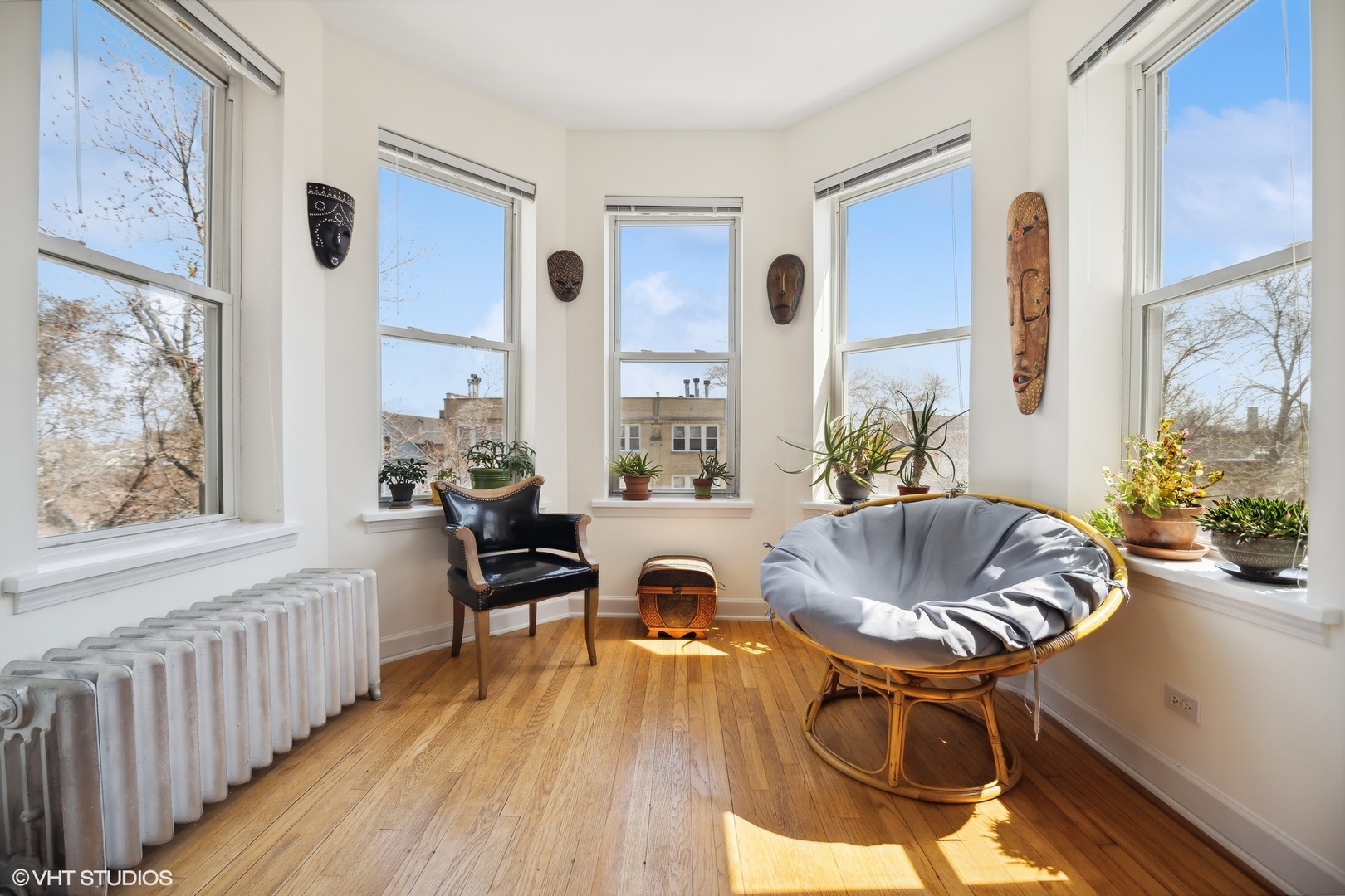 4200 N Sawyer Avenue Unit: 3S