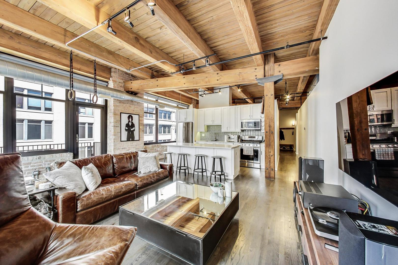 625 W Jackson Boulevard Unit: 601