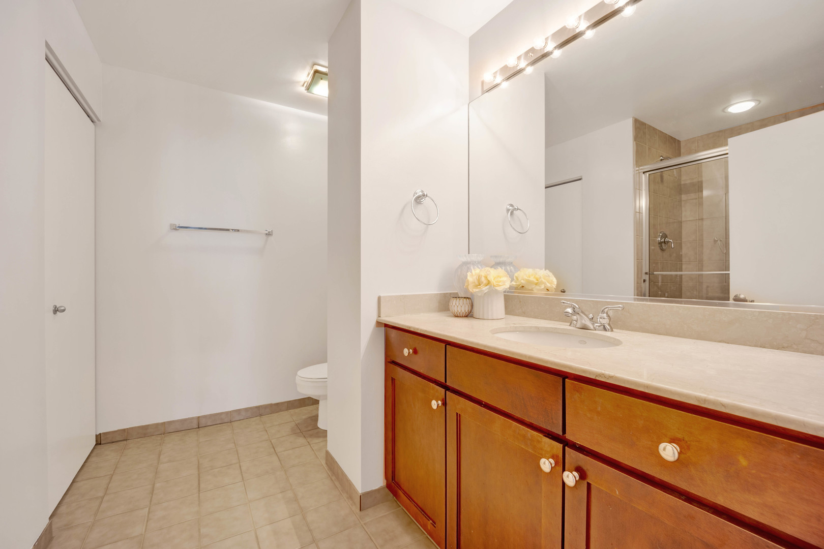 1070 W 15th Street Unit: 203