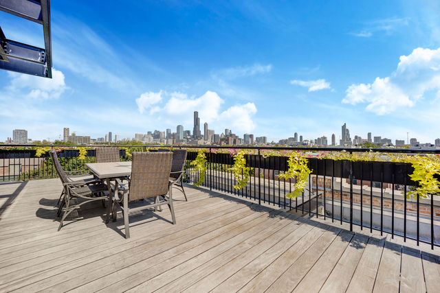 1070 W 15th Street Unit: 203