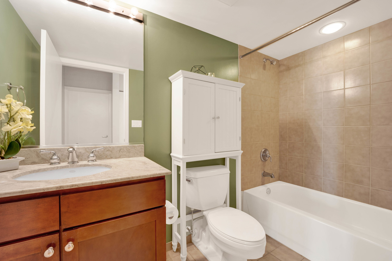 1070 W 15th Street Unit: 203