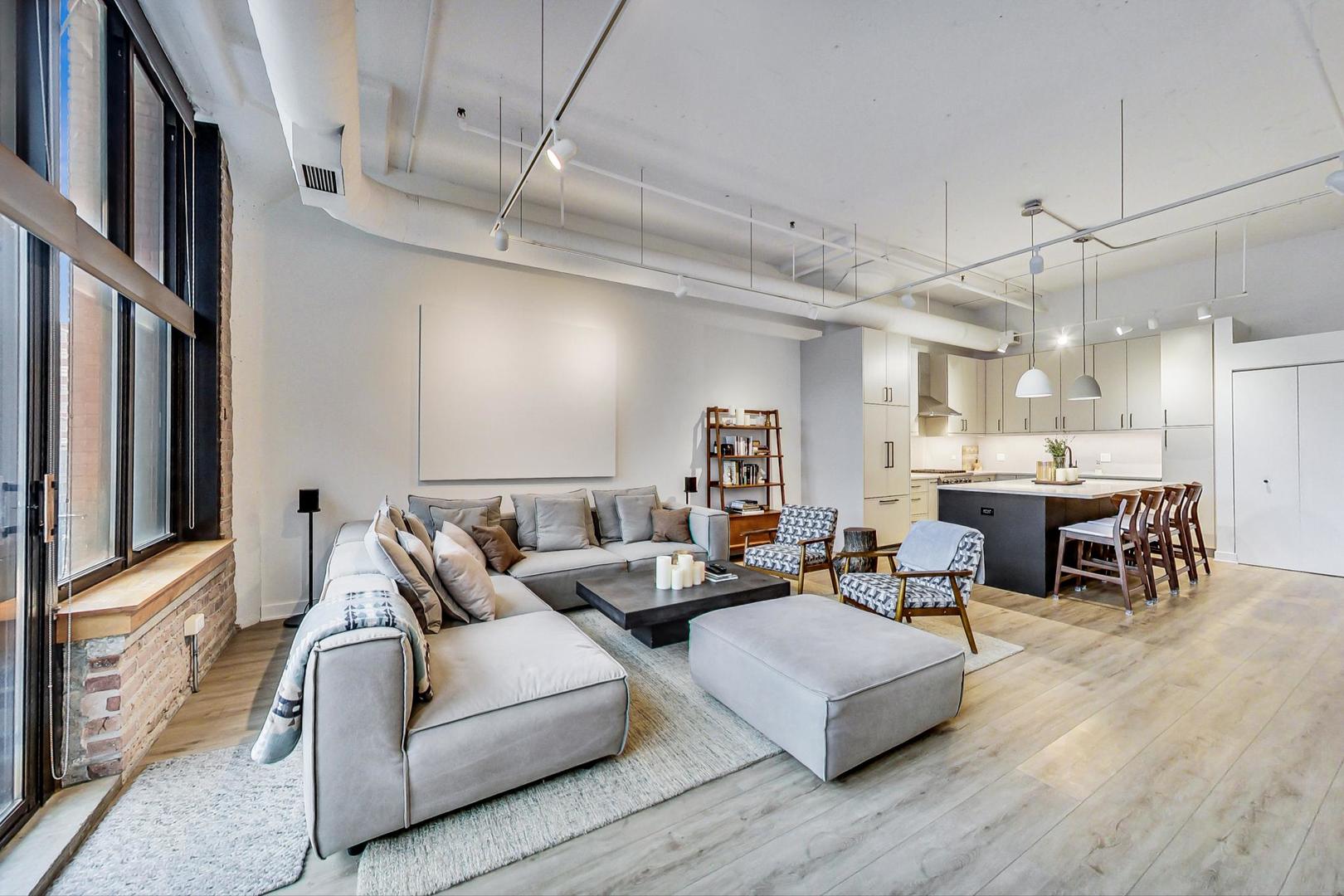 333 W Hubbard Street Unit: 523