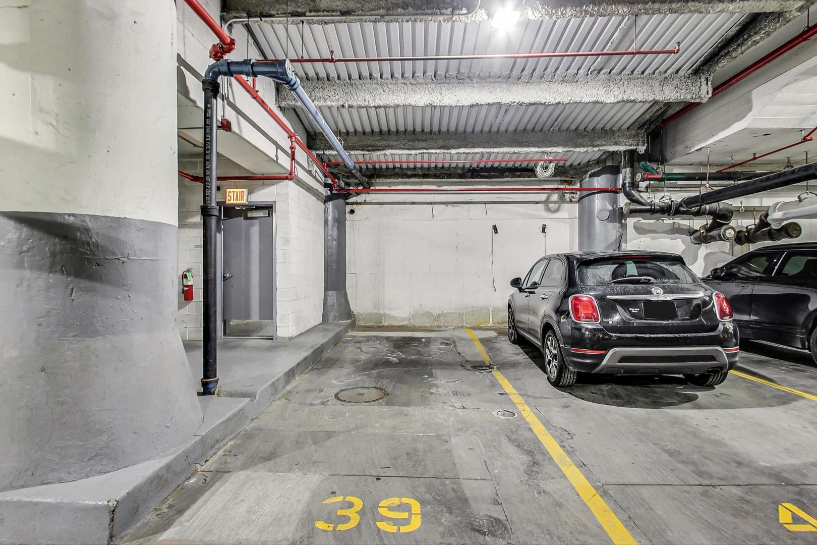 333 W Hubbard Street Unit: 523