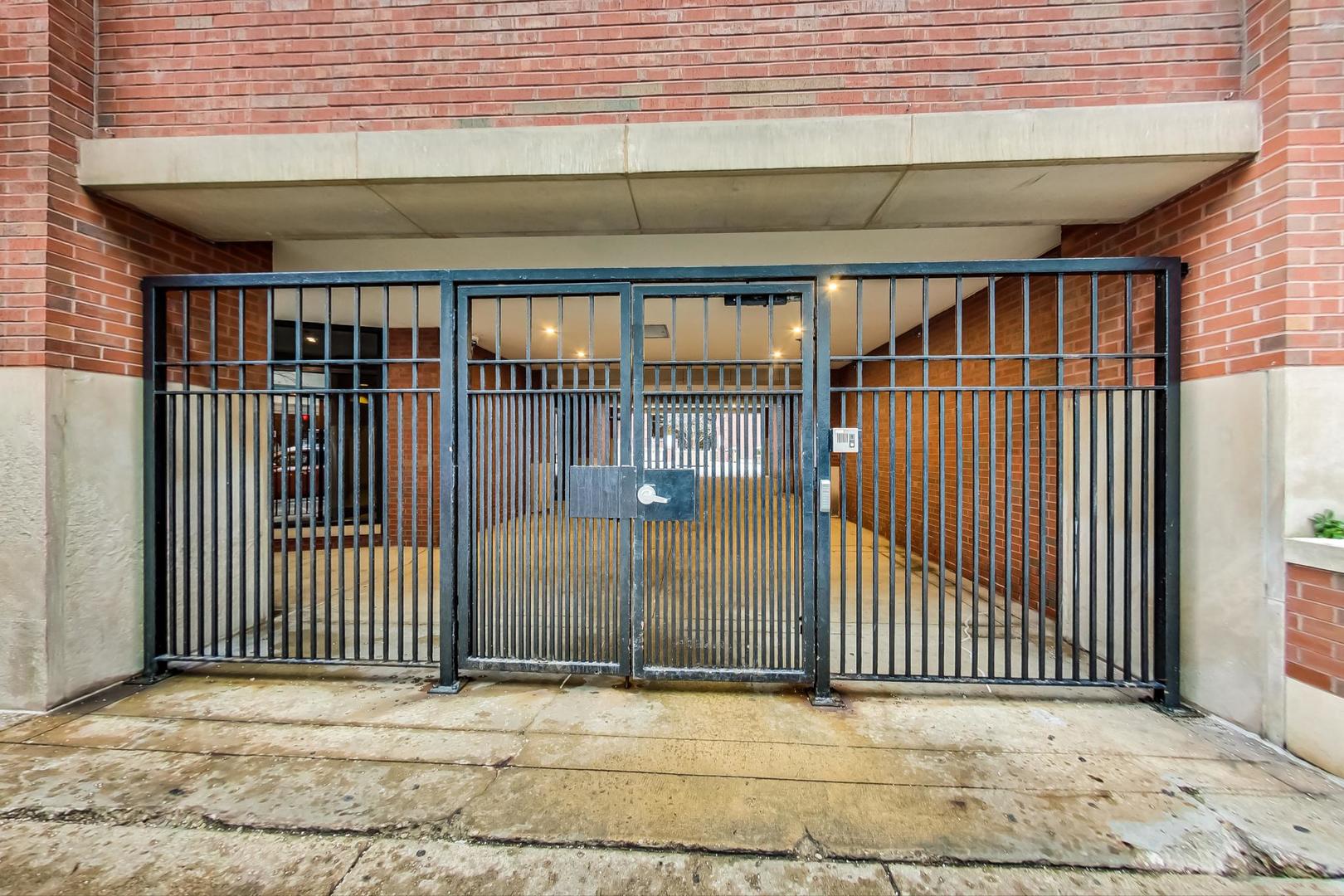 333 W Hubbard Street Unit: 523