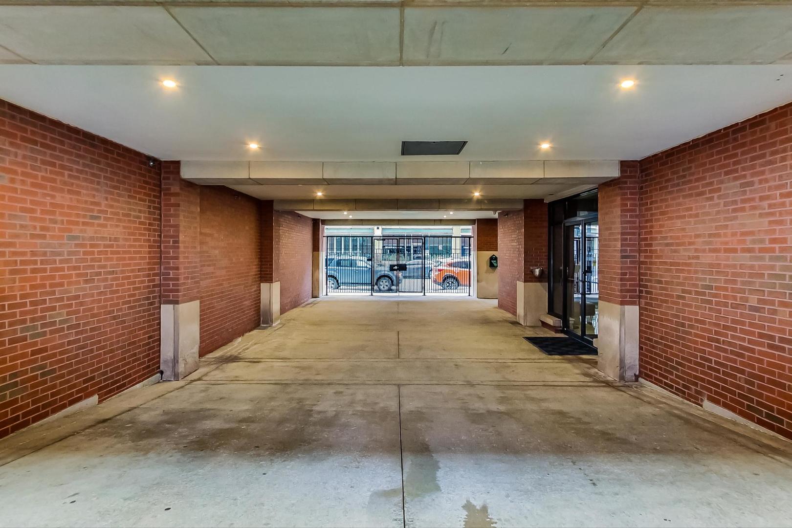 333 W Hubbard Street Unit: 523