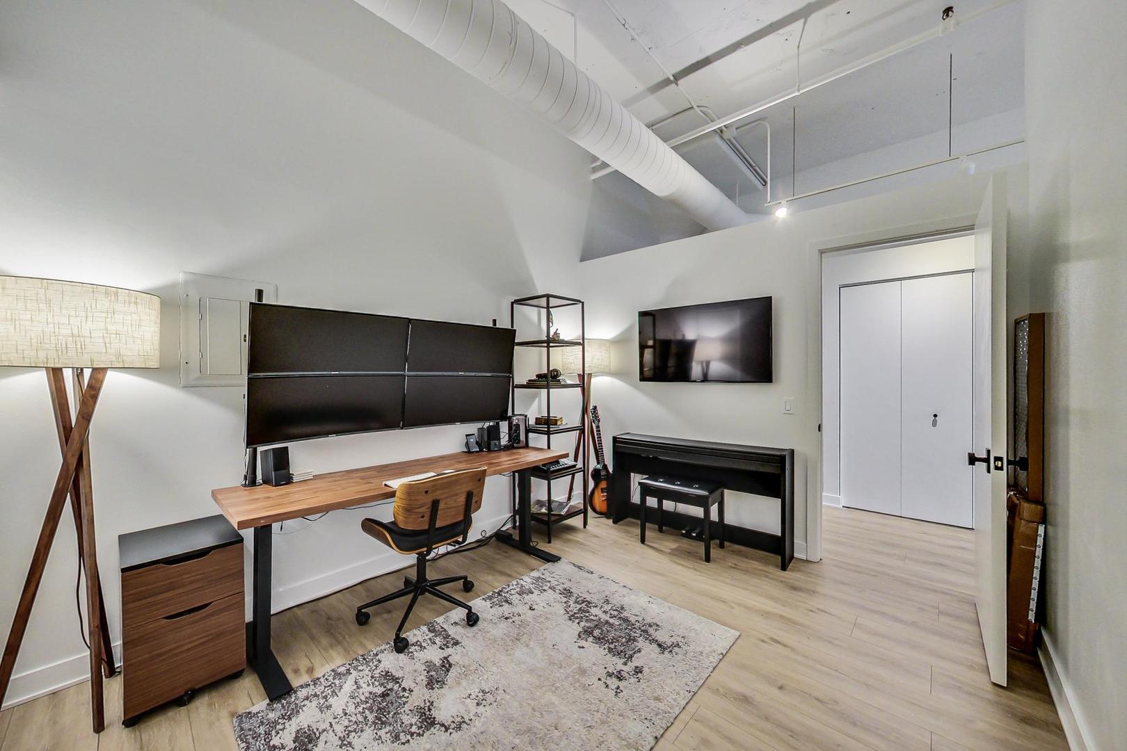333 W Hubbard Street Unit: 523