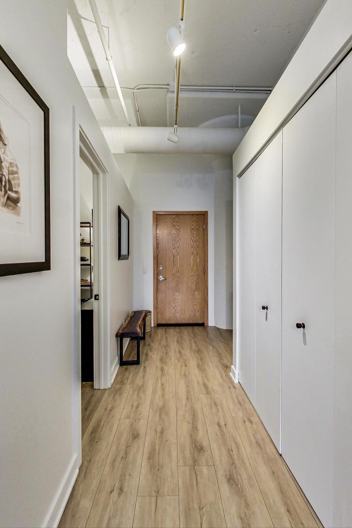 333 W Hubbard Street Unit: 523