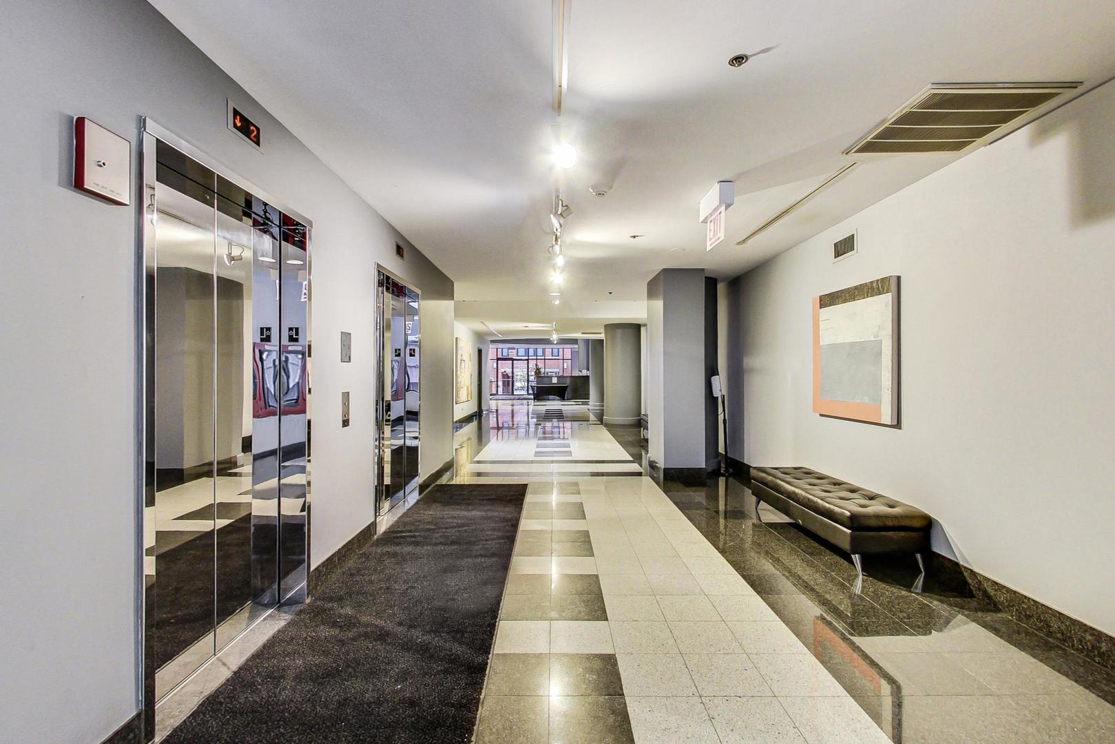 333 W Hubbard Street Unit: 523