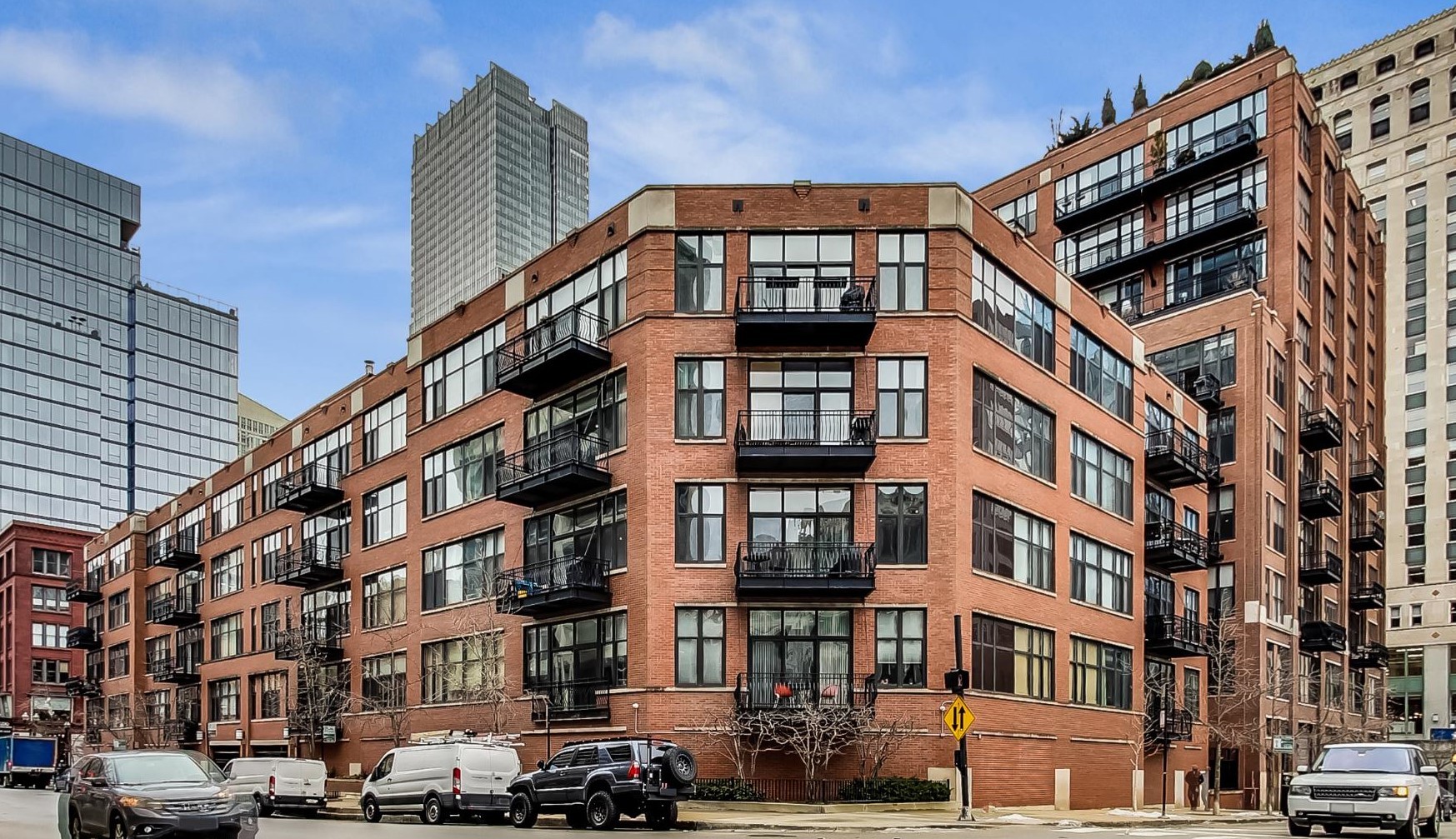 333 W Hubbard Street Unit: 523